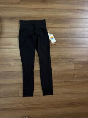 Vuori Black Leggings with Drawstring Waist